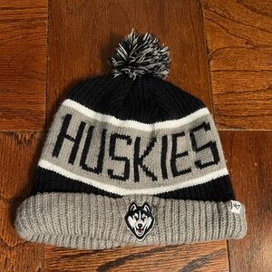 UConn Huskies Winter Pom Pom Beanie